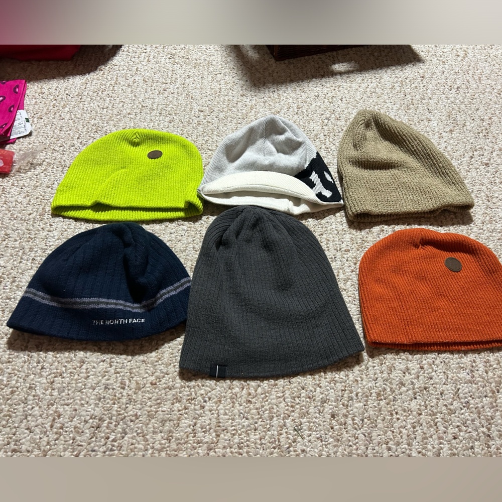 Snowboarding combo pack of hats! Garnade, DC North Face